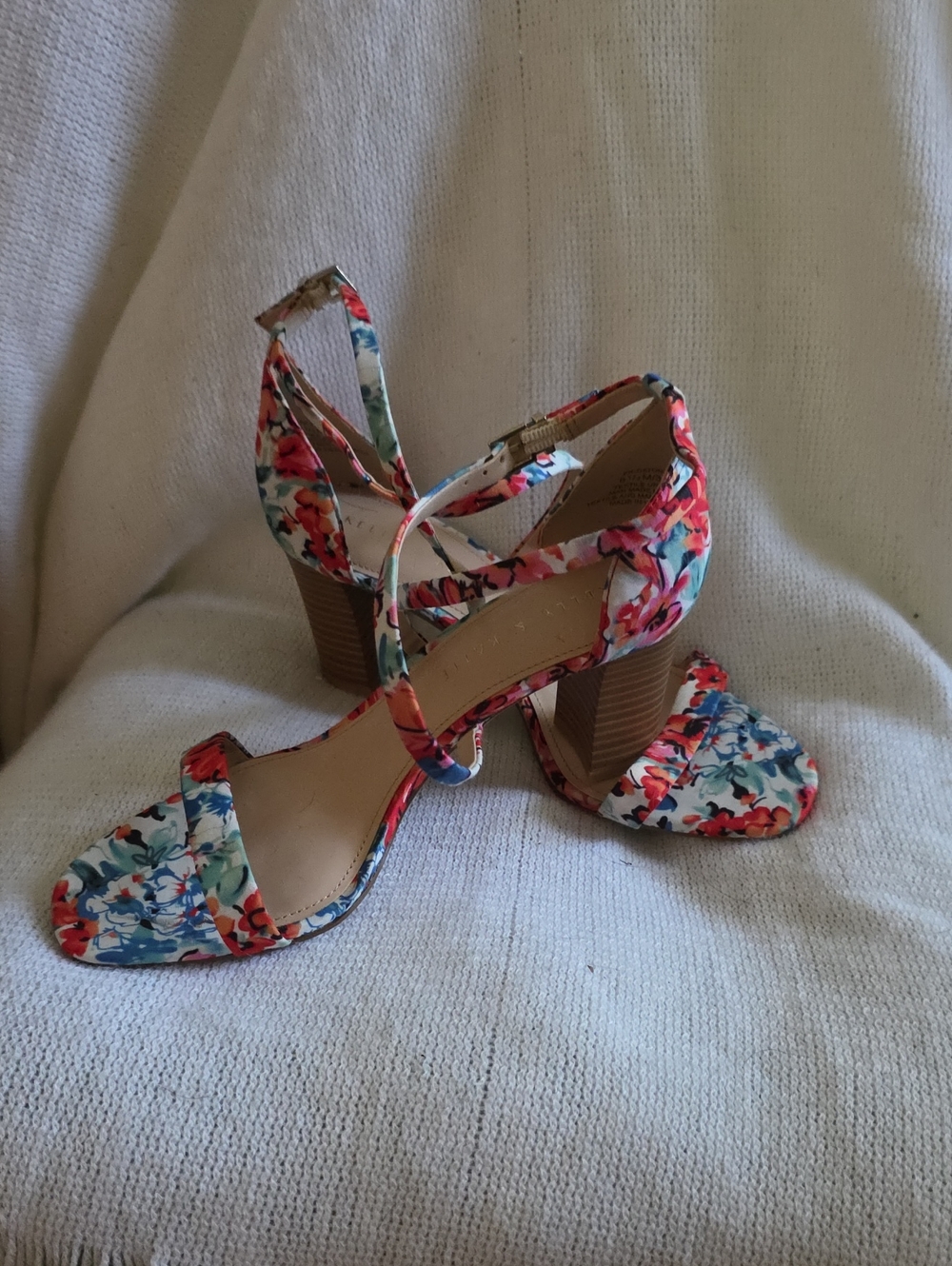 Kelly & Katie Floral Mixed-Color Strappy Block Heel Sandals Beautiful